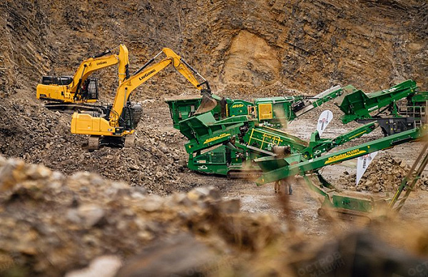 Экскаватор гусеничный LiuGong CLG922F (22 тонны)