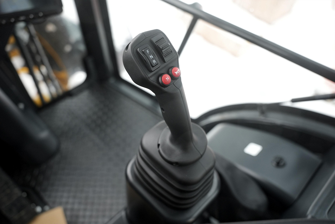 Экскаватор-погрузчик LiuGong CLG777A-S MAX