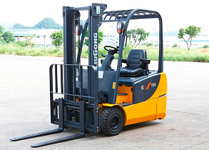 Нужно ли ставить на учет погрузчик?