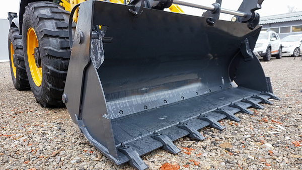 Экскаватор-погрузчик LiuGong CLG777A-S