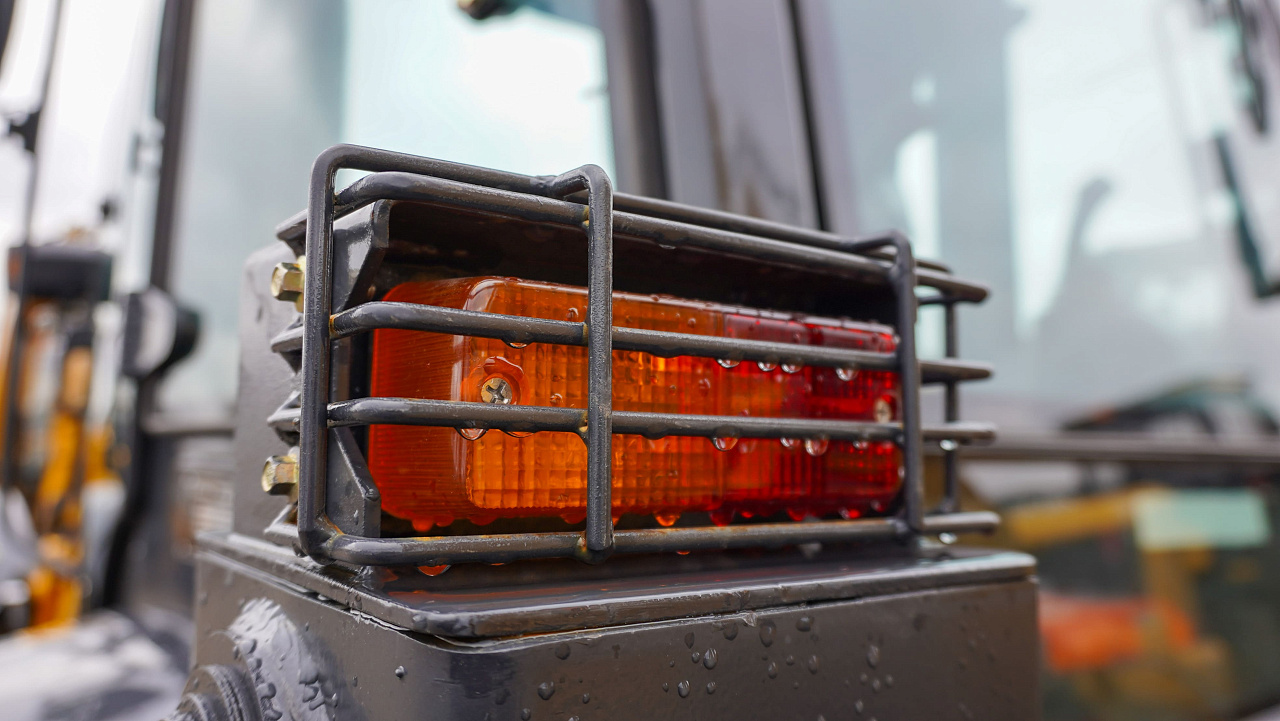 Экскаватор-погрузчик LiuGong CLG777A-S