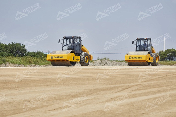 Каток грунтовый CLG6612E (полный привод)