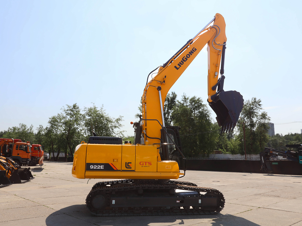 Экскаватор гусеничный LiuGong CLG922E (22 тонны)