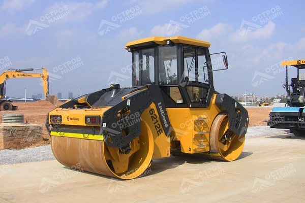 Каток асфальтовый CLG6212E