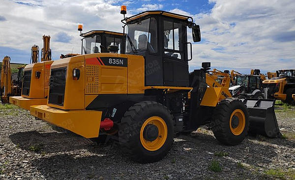 Фронтальный погрузчик LiuGong CLG835N (3 тонны)
