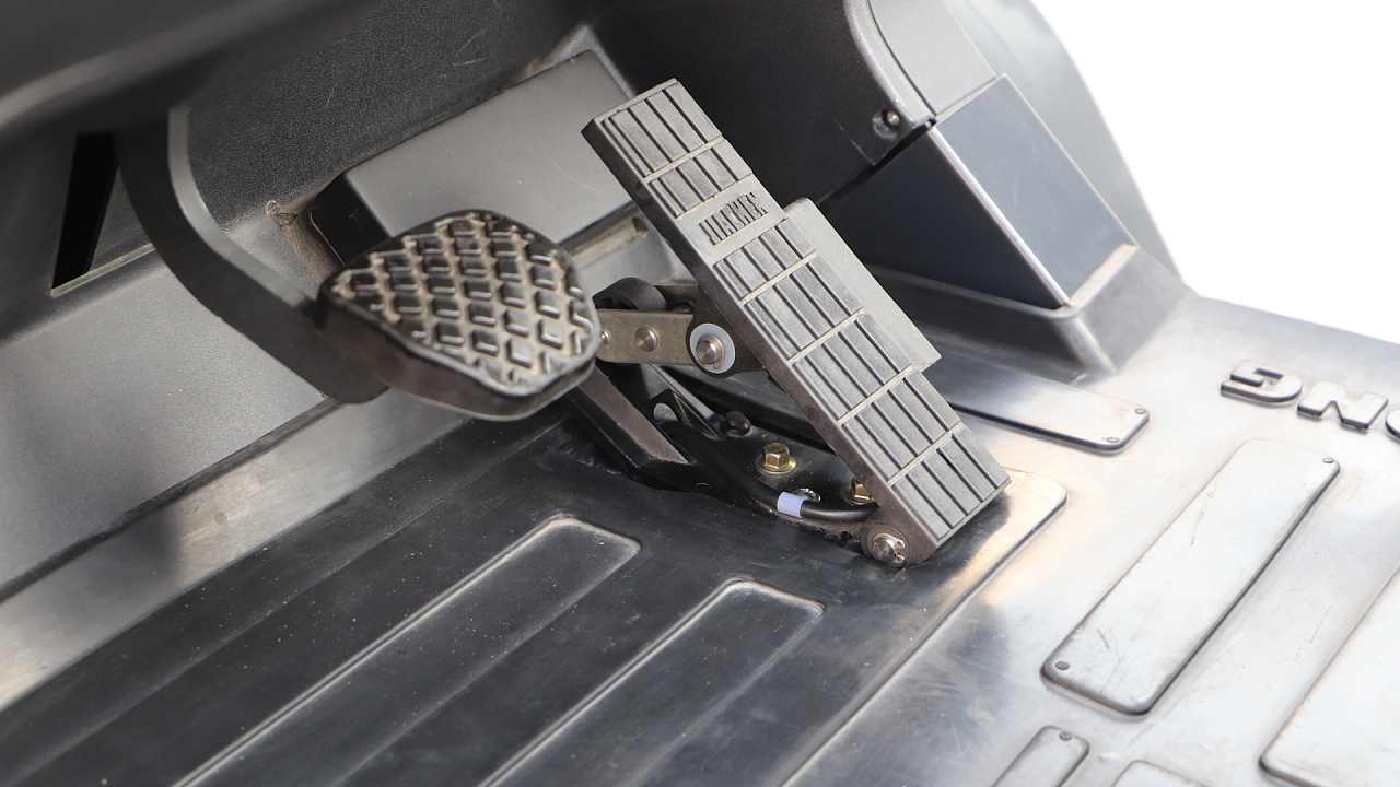 Электрический вилочный погрузчик LiuGong CLGA25-S (2,5 тонны)