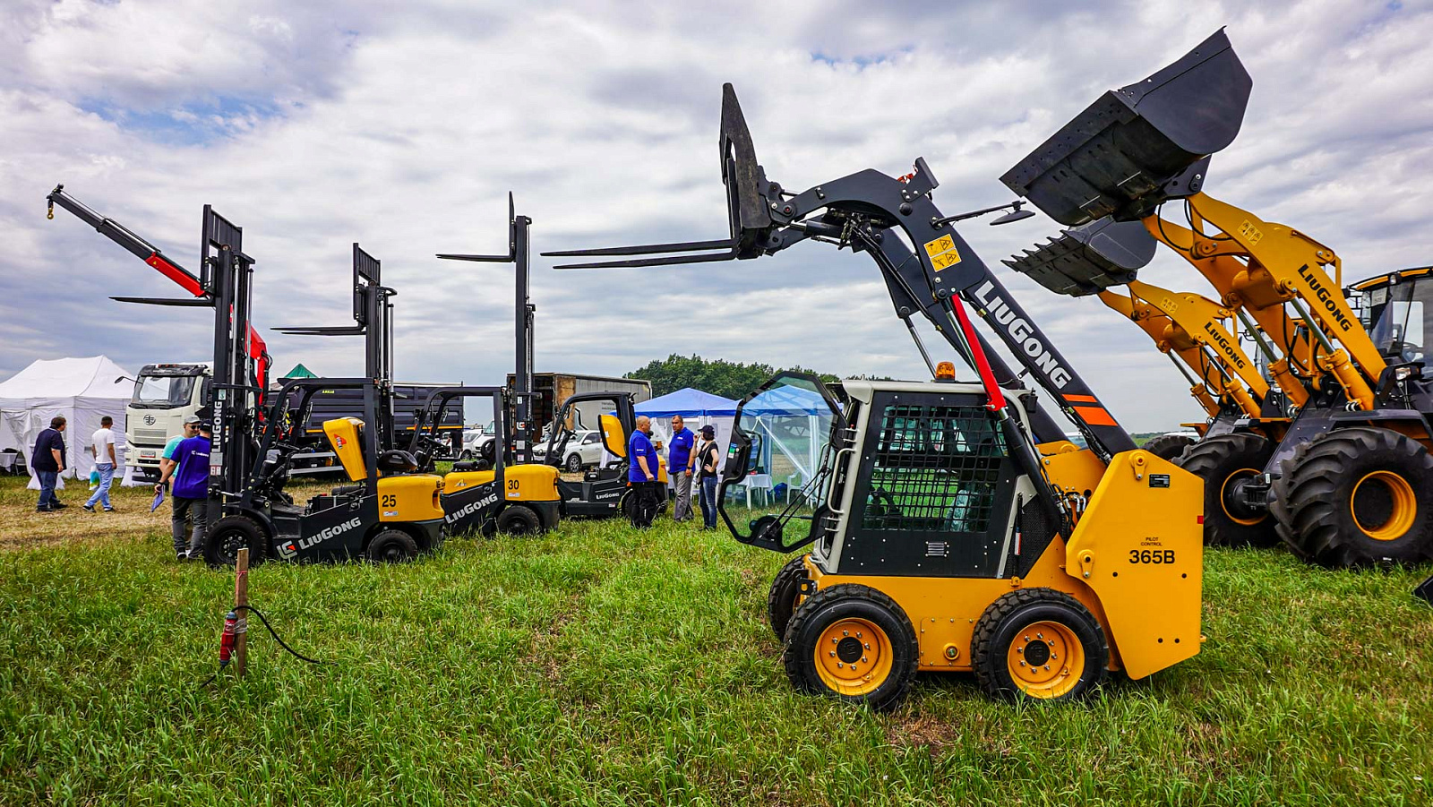 "ОСТРОВ МАШИН" на выставке "День Липецкого поля 2024"