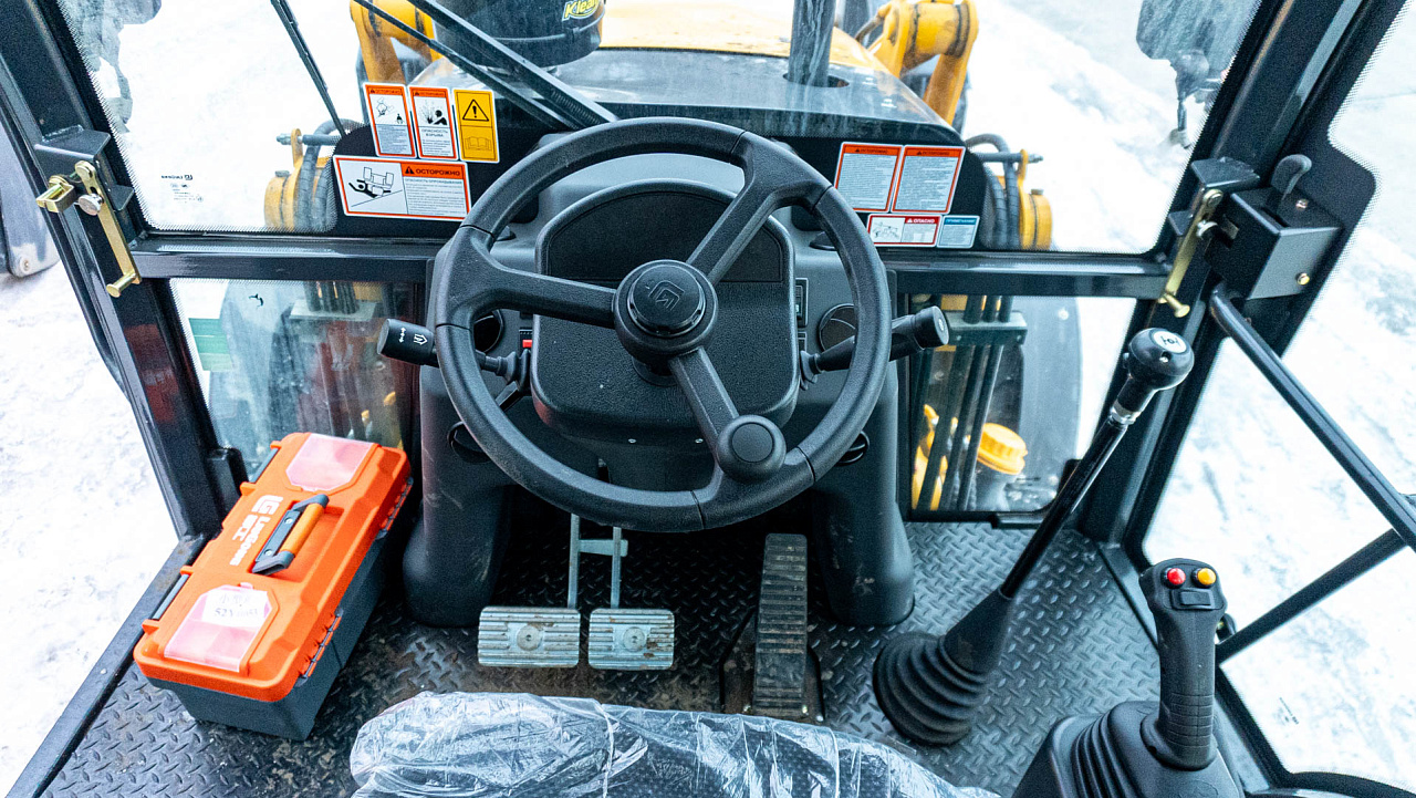 Экскаватор-погрузчик LiuGong CLG 777A Perkins