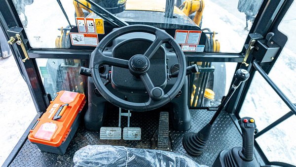 Экскаватор-погрузчик LiuGong CLG 777A Perkins