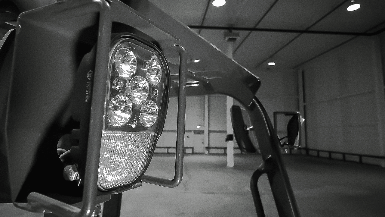 Электрический вилочный погрузчик LiuGong CLGA16-T, трехопорный