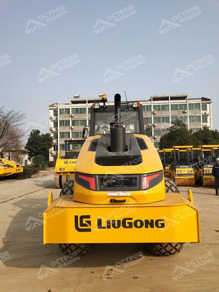 Каток грунтовый одновальцовый CLG6618E (полный привод)