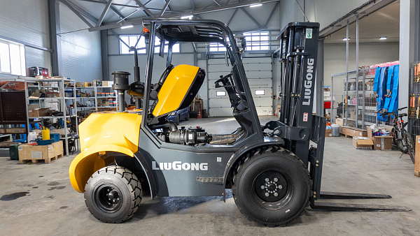 Внедорожный вилочный погрузчик LiuGong CLG2030H-R (3 тонны)