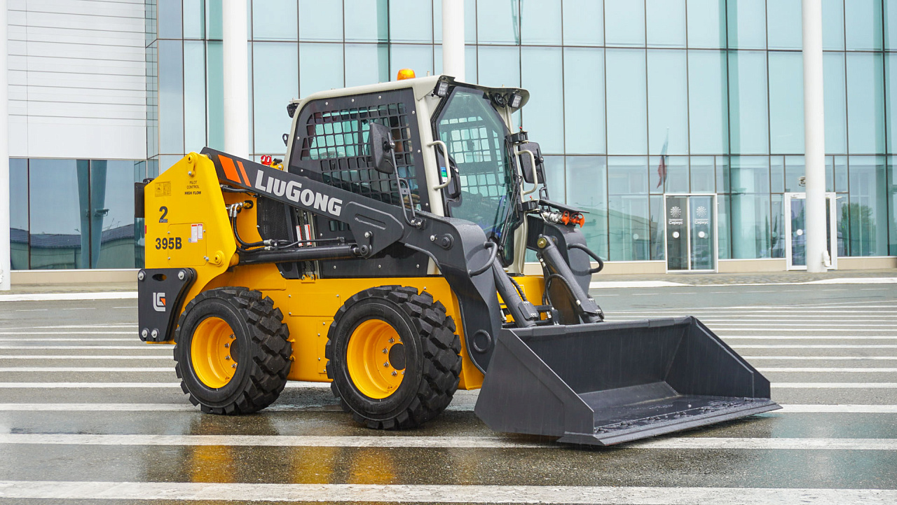 Мини-погрузчик LiuGong CLG395B