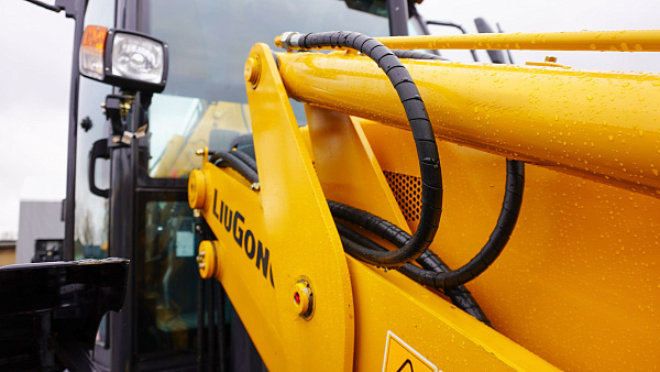 Экскаватор-погрузчик LiuGong CLG777A-S