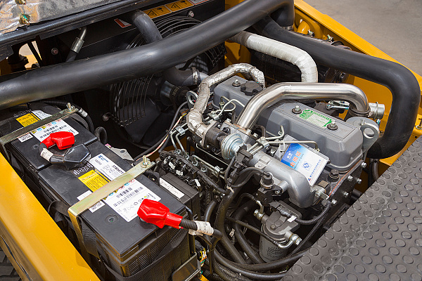 Дизельный вилочный погрузчик LiuGong CPCD50 (5 тонн)