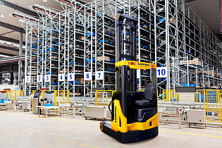 Ричтрак, погрузчик или штабелер: как выбрать складскую технику