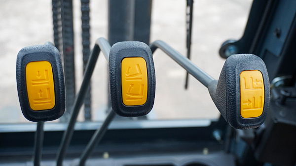 Дизельный вилочный погрузчик LiuGong CLG2035H-R (3,5 тонны)