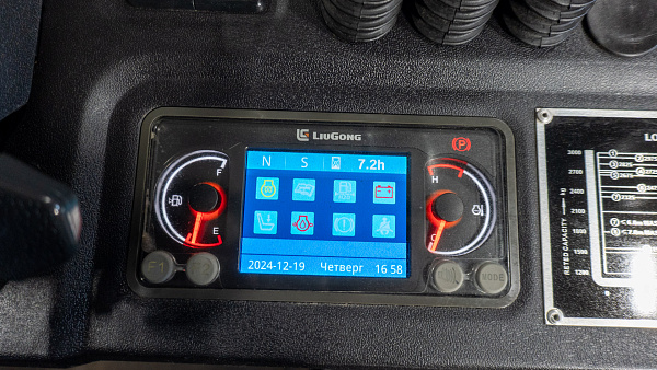 Внедорожный вилочный погрузчик LiuGong CLG2030H-R (3 тонны)