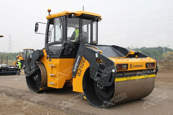 Каток асфальтовый CLG6212E
