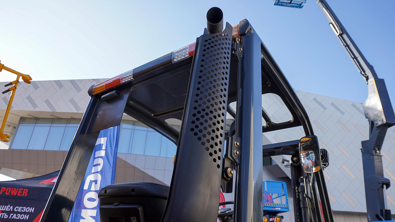 Дизельный вилочный погрузчик LiuGong CLG2025H (2,5 тонны)