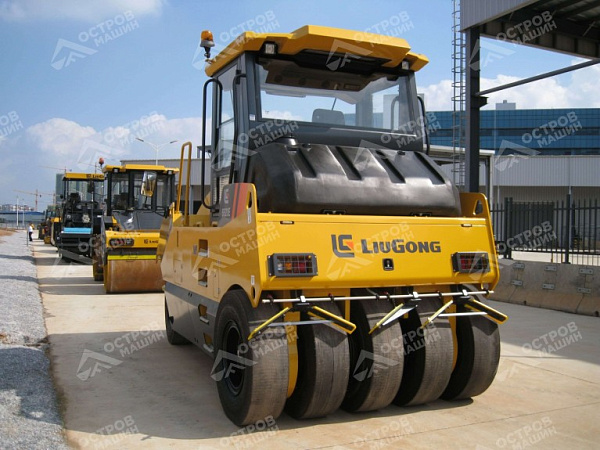 Каток асфальтовый пневмоколесный CLG6520E