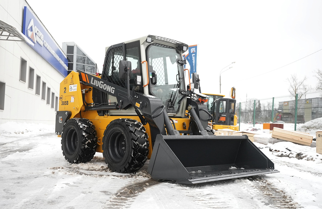 Мини-погрузчик LiuGong CLG385B MAX