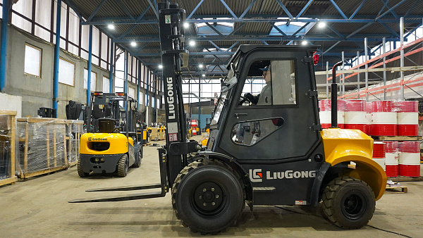 Дизельный вилочный погрузчик LiuGong CLG2035H-R (3,5 тонны)