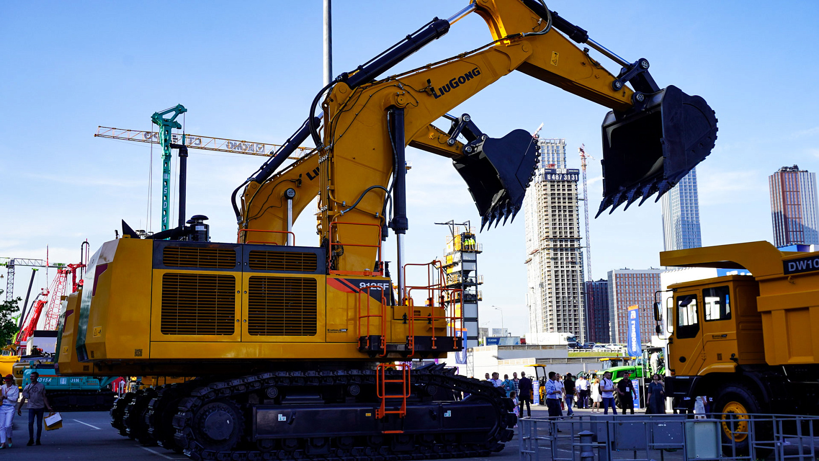 "ОСТРОВ МАШИН" на выставке "СТТ 2024" в Москве