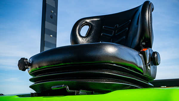 Электрический вилочный погрузчик LiuGong CPD50L-EM (5 тонн)