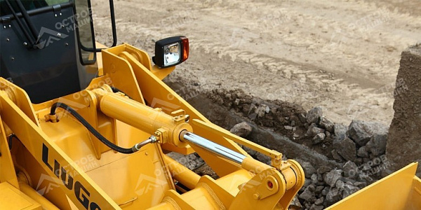 Фронтальный погрузчик LiuGong CLG816C (1,2 тонны)