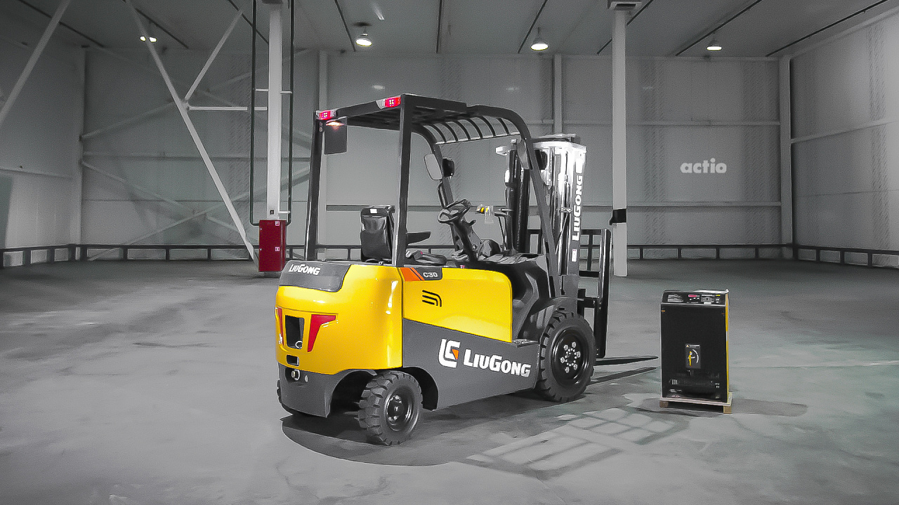 Электрический вилочный погрузчик LiuGong CLGA30-S (3 тонны)