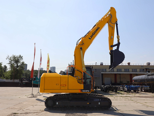 Экскаватор гусеничный LiuGong CLG923FN (23 тонны)