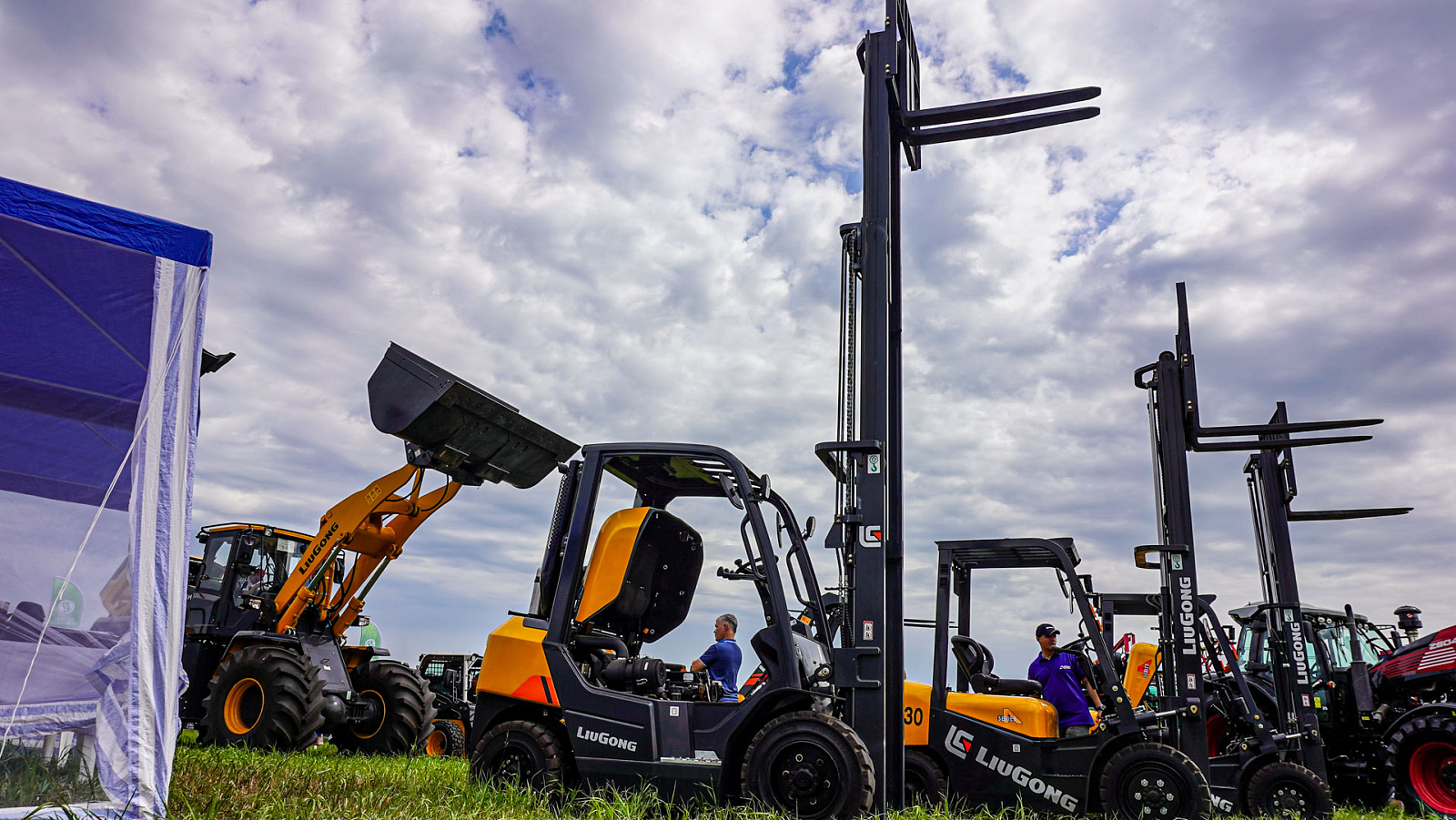 "ОСТРОВ МАШИН" на выставке "День Липецкого поля 2024"