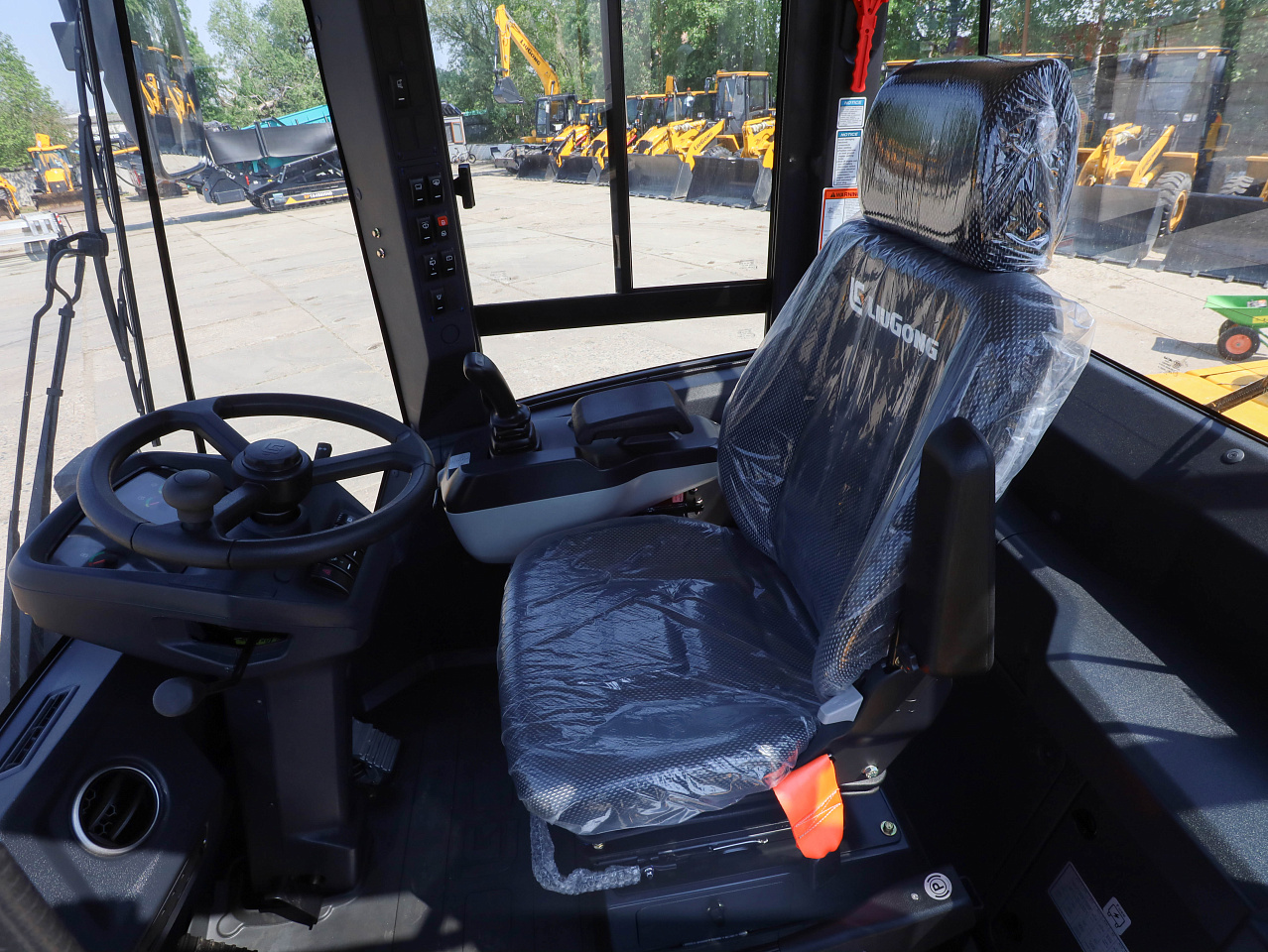 Фронтальный погрузчик LiuGong CLG835N (3 тонны)