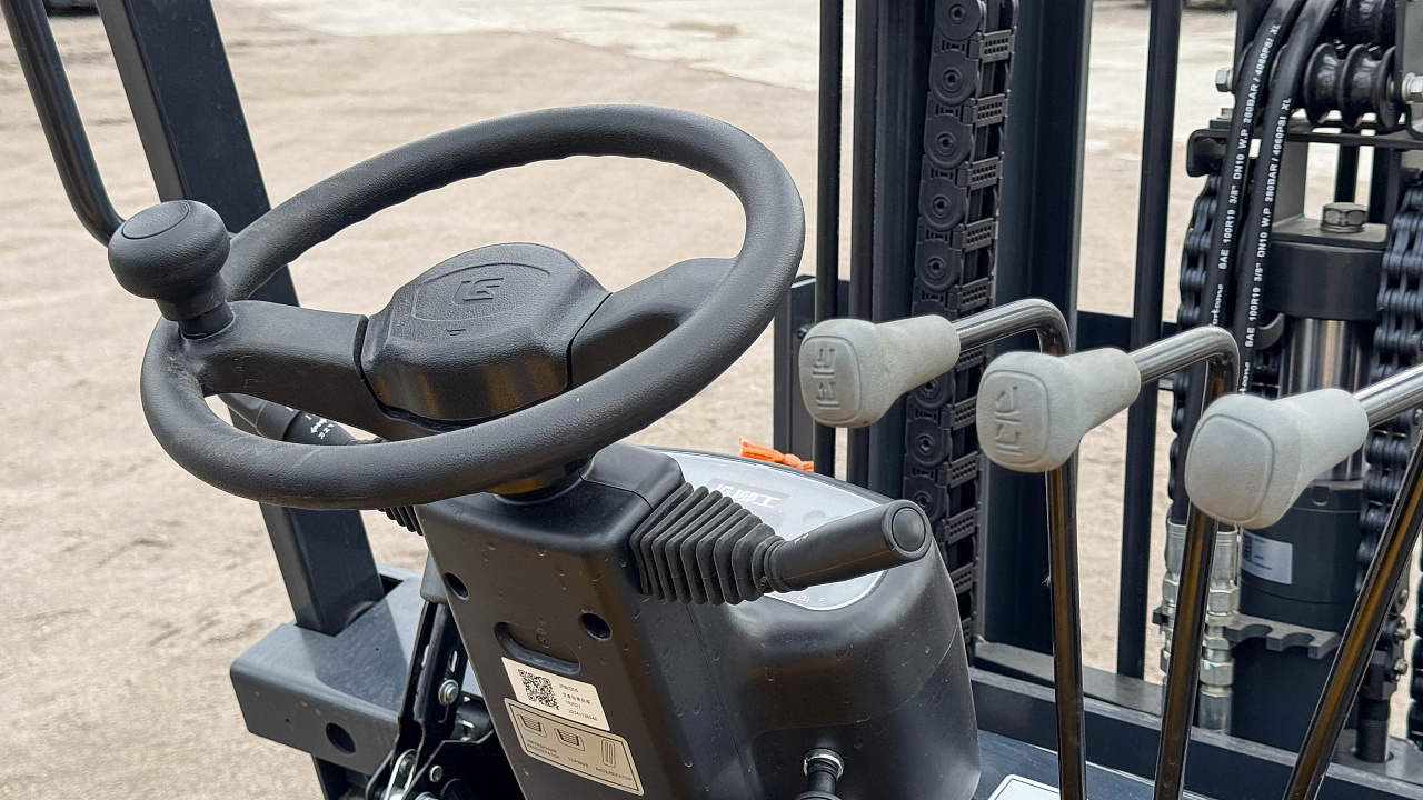 Дизельный вилочный погрузчик LiuGong CPCD35Е (3,5 тонны)