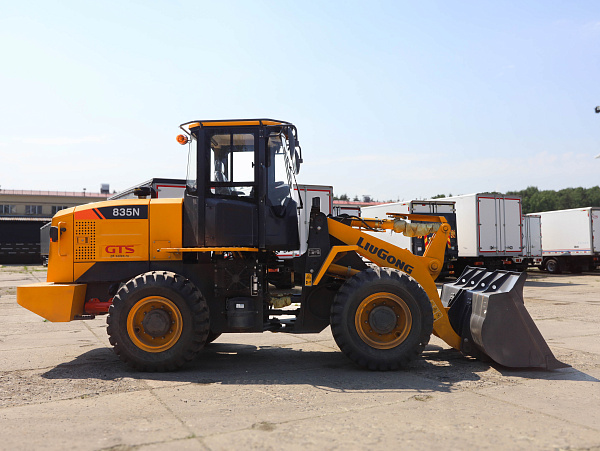 Фронтальный погрузчик LiuGong CLG835N (3 тонны)