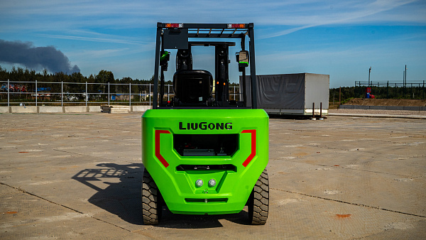 Электрический вилочный погрузчик LiuGong CPD50L-EM (5 тонн)