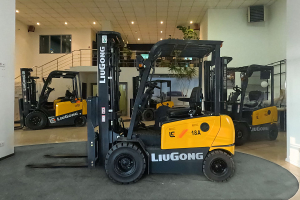 Электрический вилочный погрузчик LiuGong CLG2018A-S (1,8 тонны)