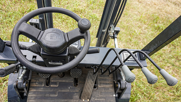 Дизельный вилочный погрузчик LiuGong CPCD25 Isuzu (2,5 тонны)