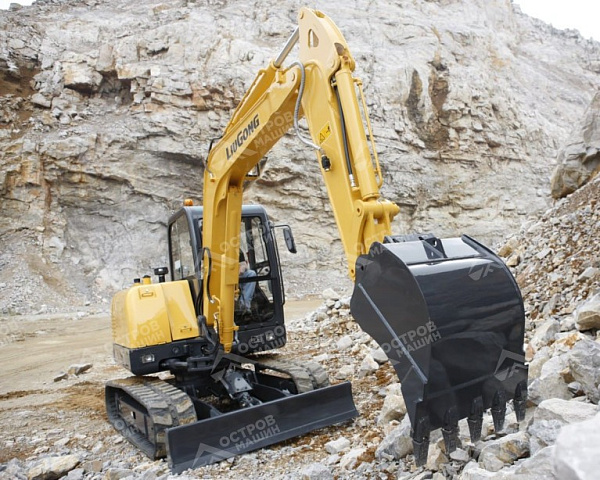 Мини-экскаватор LiuGong CLG908D гусеничный (7,5 тонны)