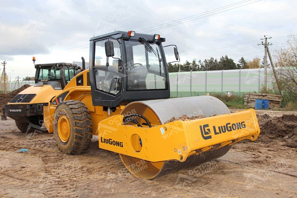 Каток грунтовый одновальцовый CLG6114E (задний привод)