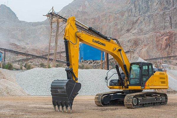 Экскаватор LiuGong CLG933F гусеничный (33 тонны)