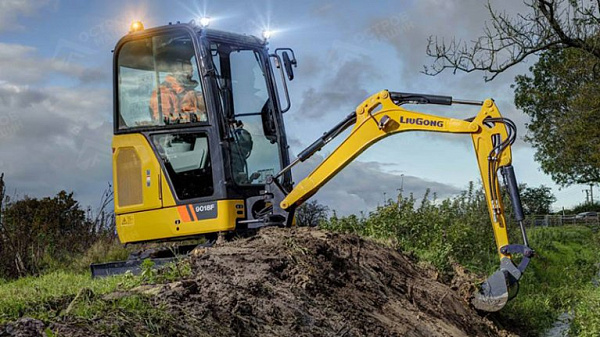 Экскаватор LiuGong 9018F гусеничный