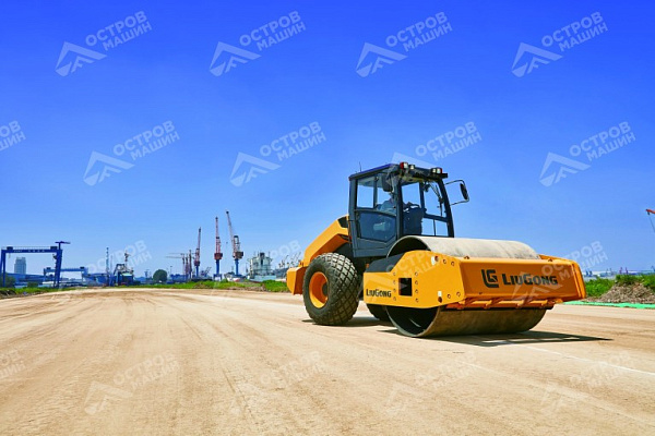 Каток грунтовый CLG6612E (полный привод)