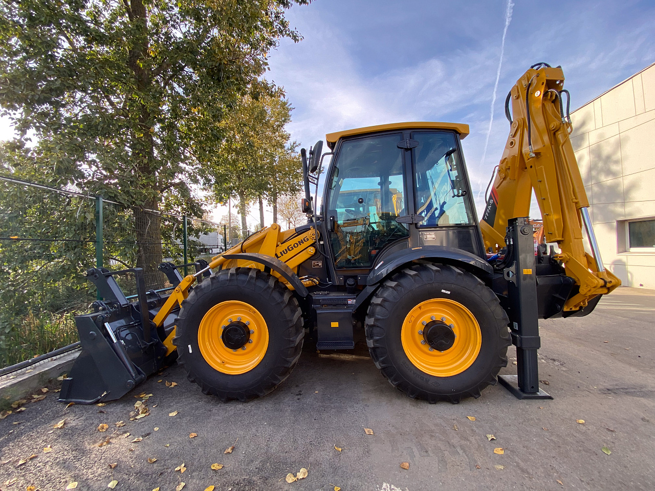 Экскаватор-погрузчик LiuGong CLG777A-S MAX 