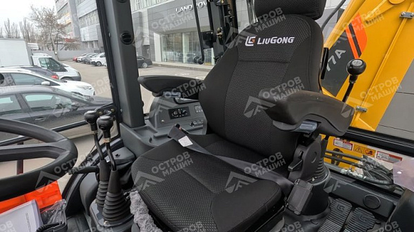 Экскаватор-погрузчик LiuGong CLG 777A разноколесный