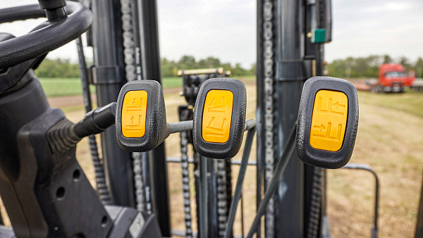 Дизельный вилочный погрузчик LiuGong CLG2030H (3 тонны)