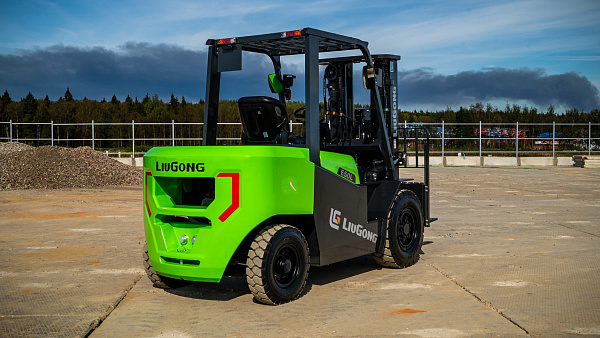 Электрический вилочный погрузчик LiuGong CPD50L-EM (5 тонн)