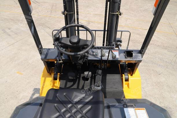 Дизельный вилочный погрузчик LiuGong CPCD50 (5 тонн)