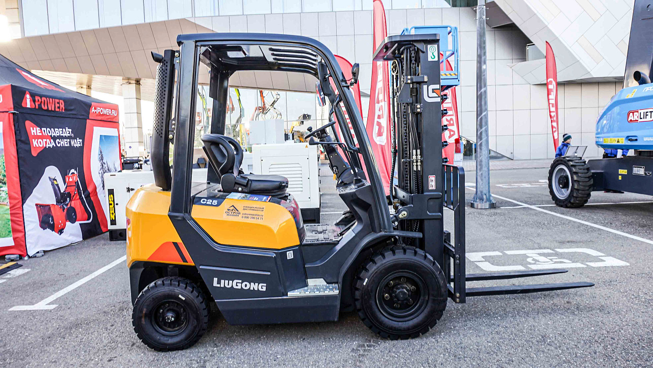 Дизельный вилочный погрузчик LiuGong CLG2025H (2,5 тонны)